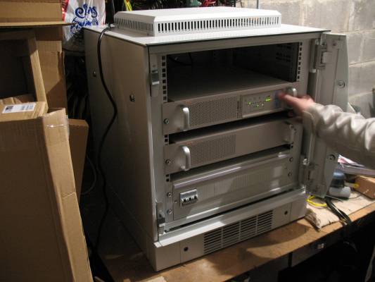 Источники бесперебойного питания Chloride серии Active Rack